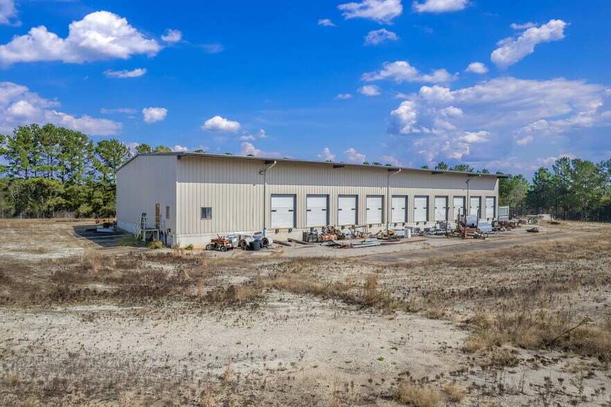 More Photos Of 53 Commerce Ave, Clinton Truck Terminal For Sale