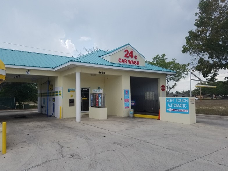 More Photos Of 4628 Chiquita Blvd S, Cape Coral Carwash For Sale