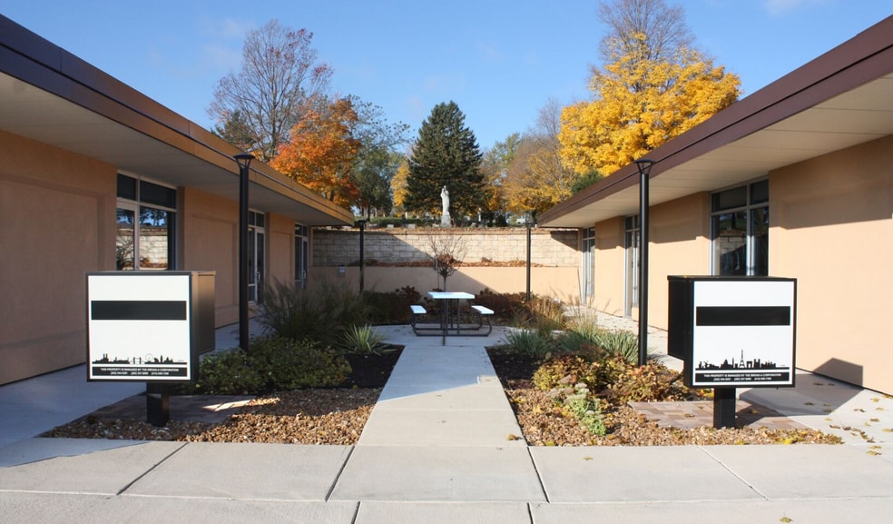 More Photos Of S22W22660 Broadway, Waukesha Office For Lease