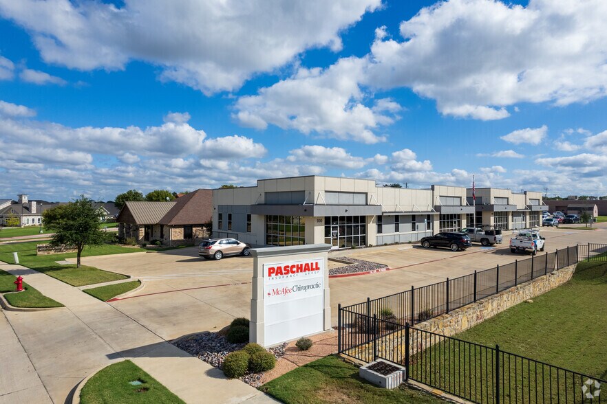More Photos Of 940 Hilltop Dr, Weatherford Medical For Lease