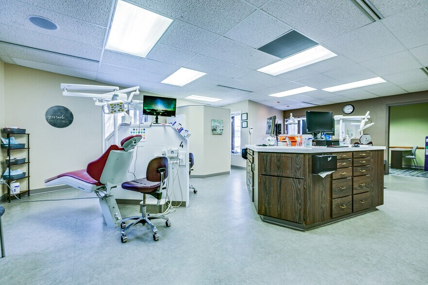 More Photos Of 2480 White Bear Ave N, Maplewood Medical For Sale