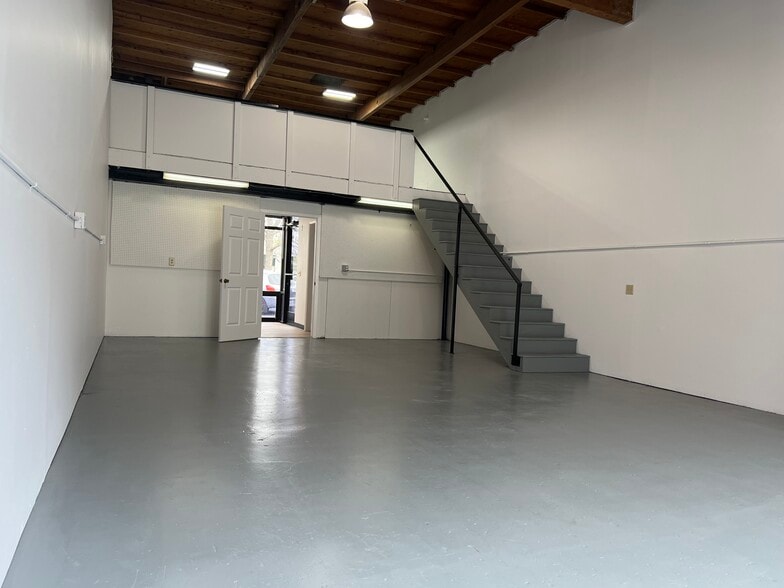 More Photos Of 2057 Goodyear Ave, Ventura Manufacturing For Sale