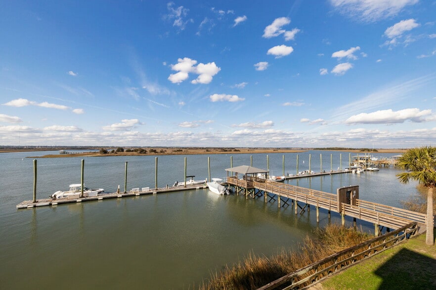 More Photos Of 103 Palm Blvd, Isle Of Palms Office For Sale