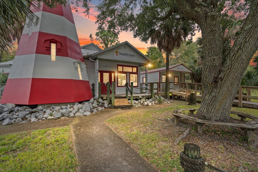 Primary Photo Of 918 Bienville Blvd, Dauphin Island Flex For Sale