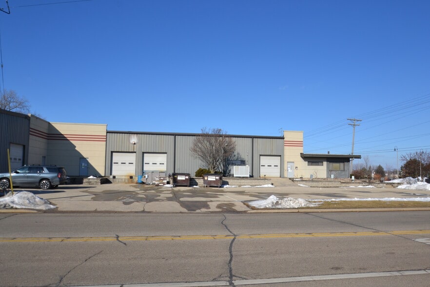 More Photos Of 6915 Raywood Rd, Monona Warehouse For Sale