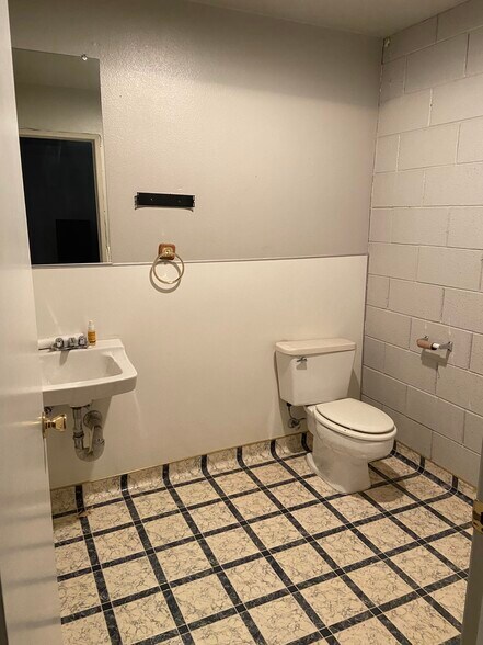 More Photos Of 1370-1376 E Cypress Rd, Covina Industrial For Lease