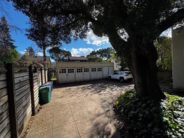 More Photos Of 6100 Chabot Rd, Oakland Multifamily For Sale