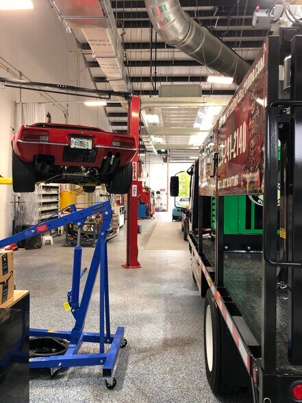 More Photos Of 3939 Tollhouse Dr, Naples Warehouse For Lease