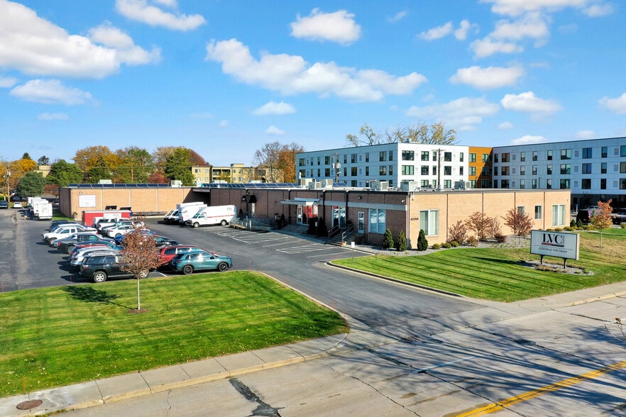 More Photos Of 4200-4250 76th St W, Edina Light Distribution For Sale