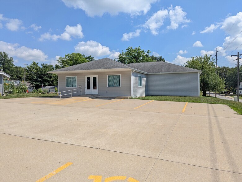 More Photos Of 1110 School st, Hillsboro Flex For Sale