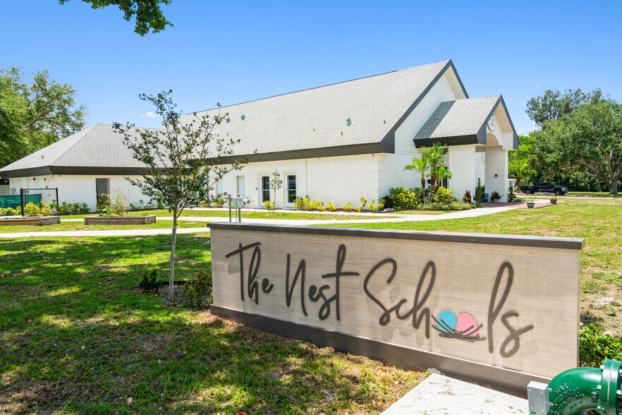 More Photos Of 745 Lake Miriam Dr, Lakeland Daycare Center For Sale