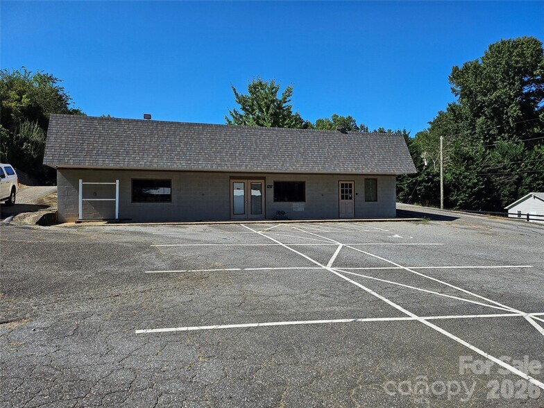 More Photos Of 567 E Mills St, Columbus Auto Dealership For Sale