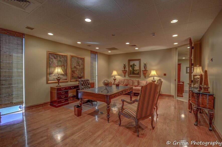 More Photos Of 6009 Financial Plz, Shreveport Office For Sale