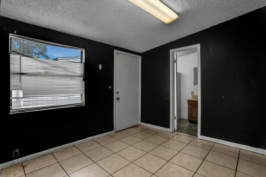 More Photos Of 6406 Merrill Rd, Jacksonville Office For Sale