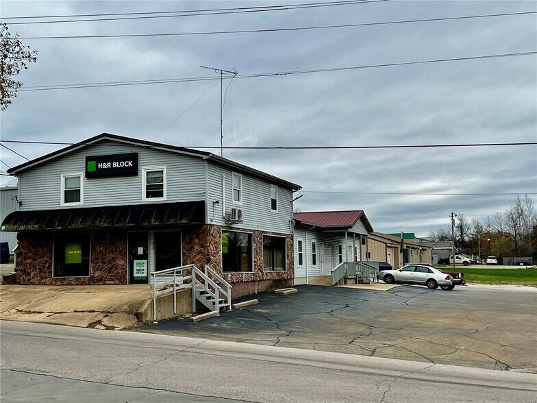 More Photos Of 150 S Hall St, Potosi Office For Sale