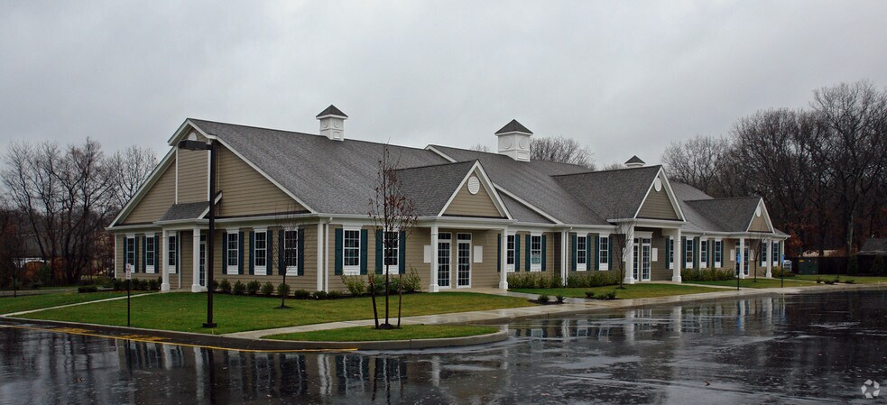 More Photos Of 57 Southern Blvd, Nesconset Unknown For Lease