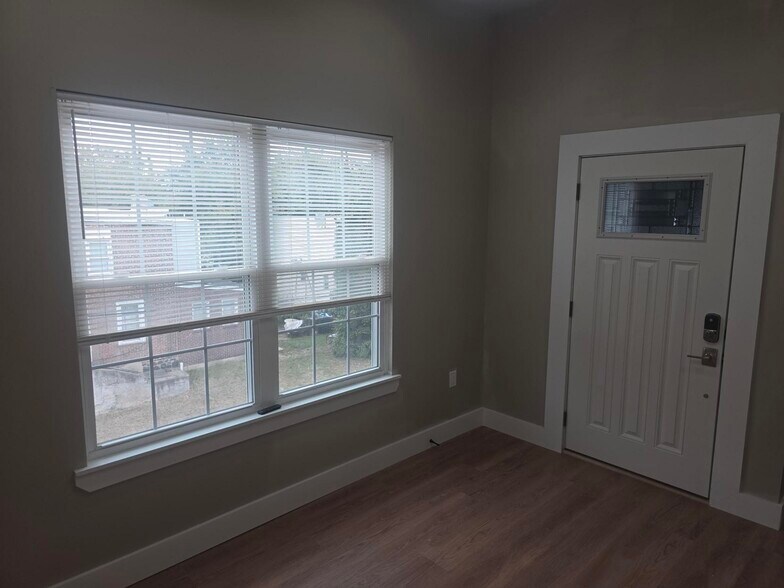 More Photos Of 2122 N Pine St, Wilmington Apartments For Sale