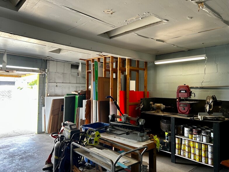 More Photos Of 1739 28th St N, Saint Petersburg Light Manufacturing For Sale