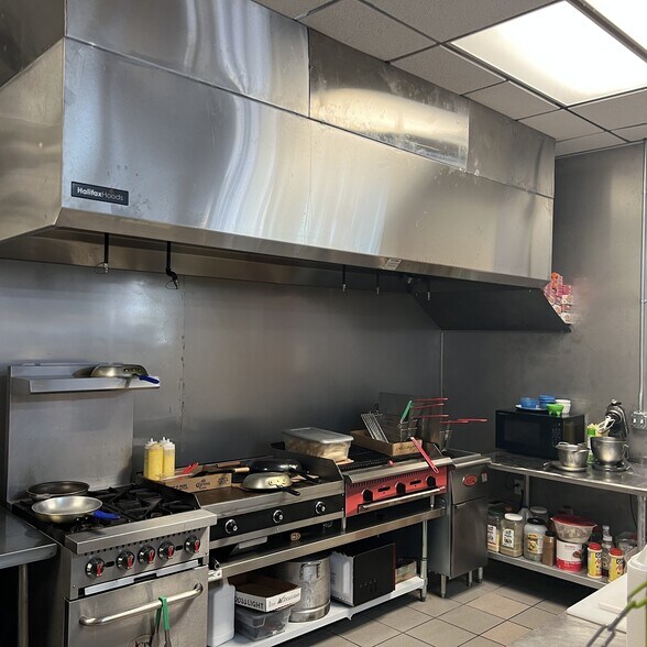 More Photos Of 2190 Port Malabar Blvd NE, Palm Bay Service Station For Sale