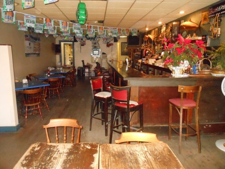 More Photos Of 6000 Eastern Ave, Baltimore General Retail For Sale