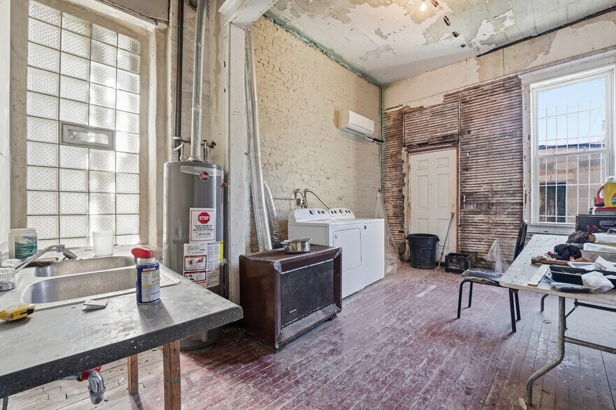 More Photos Of 1321 W 18th St, Chicago Apartments For Sale