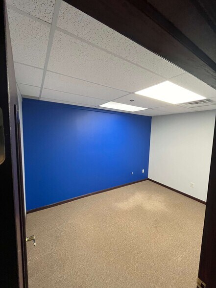 More Photos Of 13810-13854 Lakeside Cir, Sterling Heights Storefront Retail Office For Lease