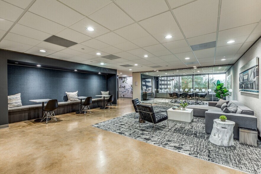 More Photos Of 7322 Southwest Fwy, Houston Office For Lease