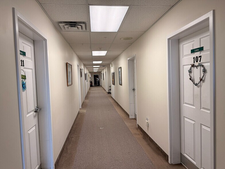 More Photos Of 512 Thunder Bridge Rd, Lindsay Healthcare For Sale