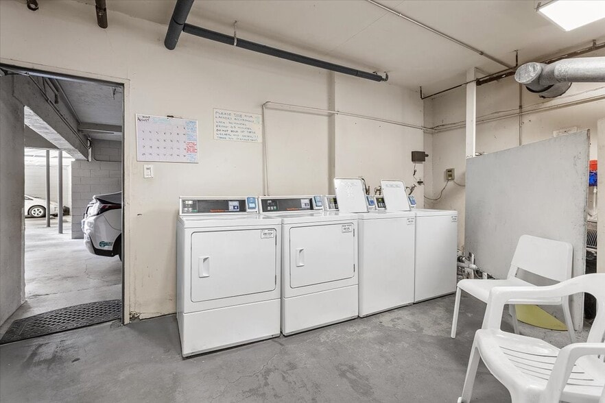 More Photos Of 671 Vernon St, Oakland Apartments For Sale