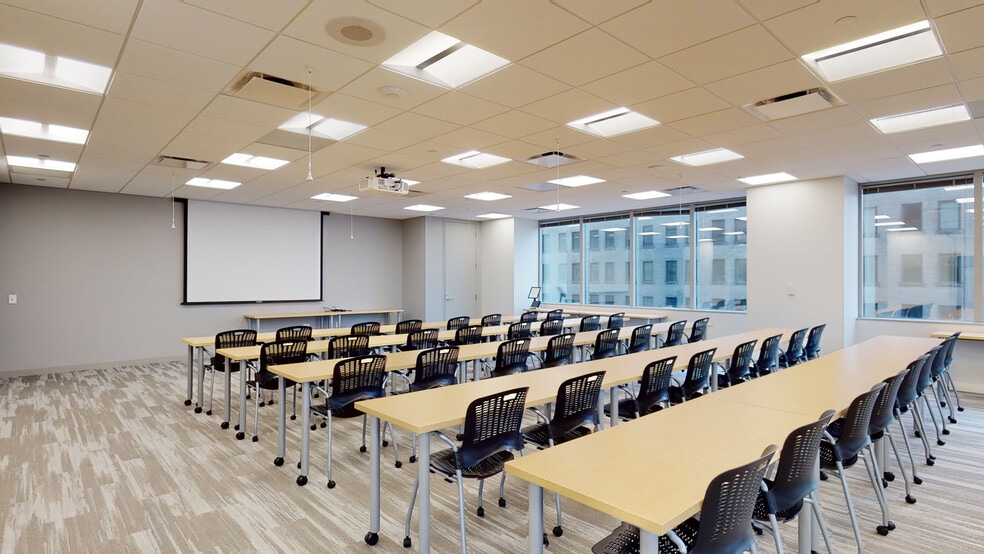 More Photos Of 10 W Broad St, Columbus Office For Lease