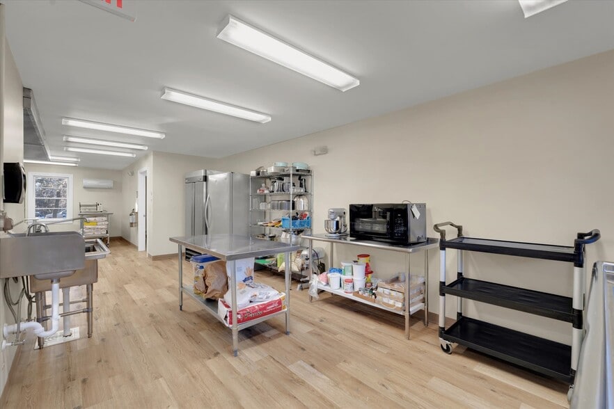 More Photos Of 323 W Georgia Rd, Simpsonville Restaurant For Lease