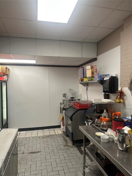 More Photos Of 30843 Plymouth Rd, Livonia Restaurant For Lease