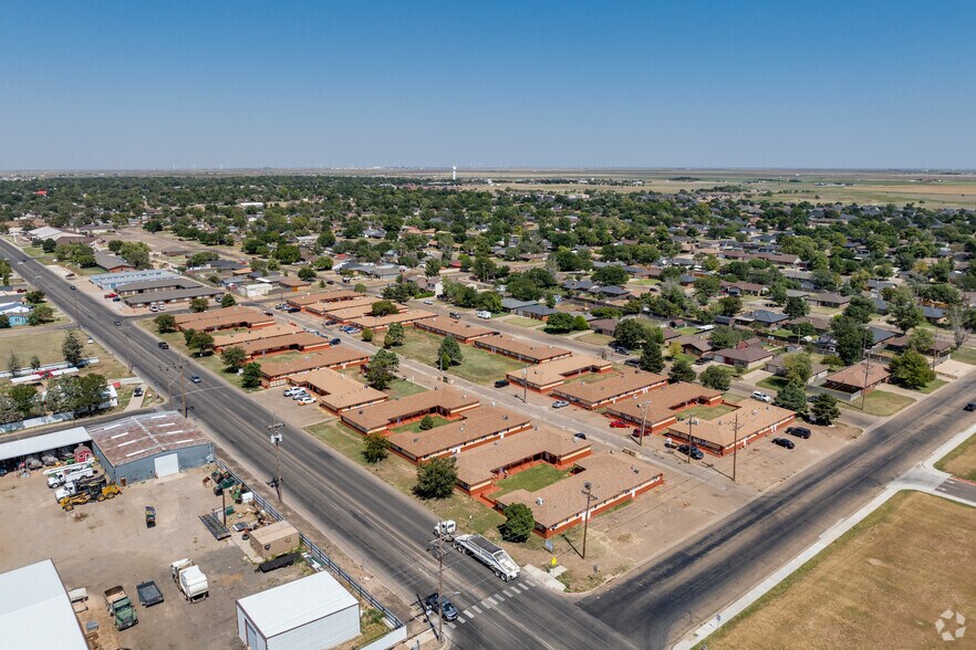 More Photos Of 1725 E 1st St, Dumas Multifamily For Sale