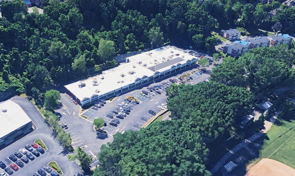 More Photos Of 875 Saw Mill River Rd, Ardsley General Retail For Lease