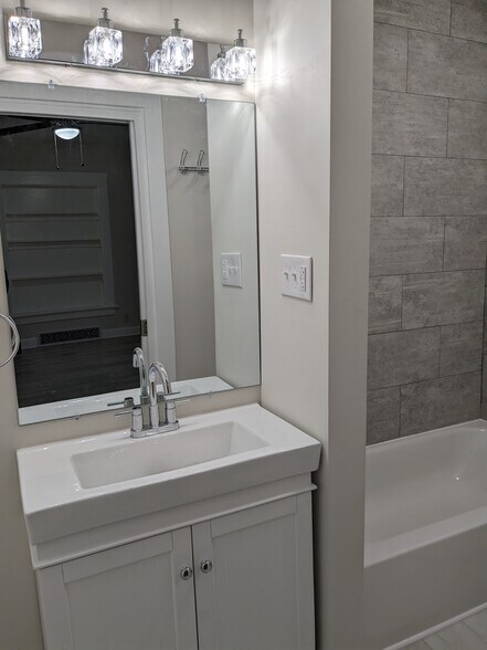 More Photos Of 246 5th St NW, Barberton Apartments For Sale