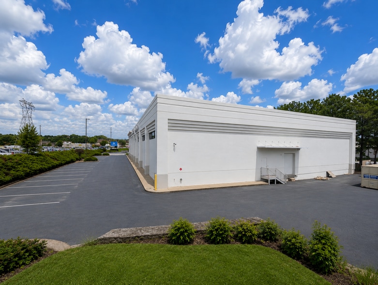 More Photos Of 3480 Steve Reynolds Blvd, Duluth Freestanding For Sale
