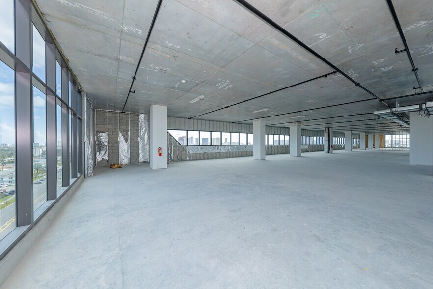 More Photos Of 800 N Federal Hwy, Hallandale Beach Office For Sale