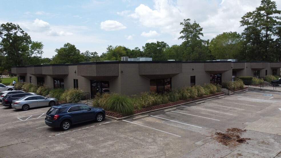 More Photos Of 1110 Kingwood Dr, Kingwood Office For Sale