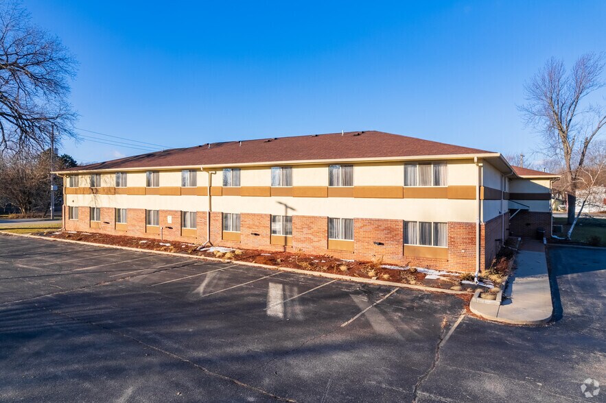 More Photos Of 917 E Milwaukee St, Whitewater Hotel For Sale