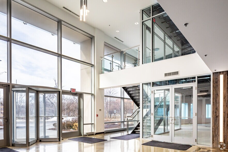 More Photos Of 2100 Swift Dr, Oak Brook Office For Lease