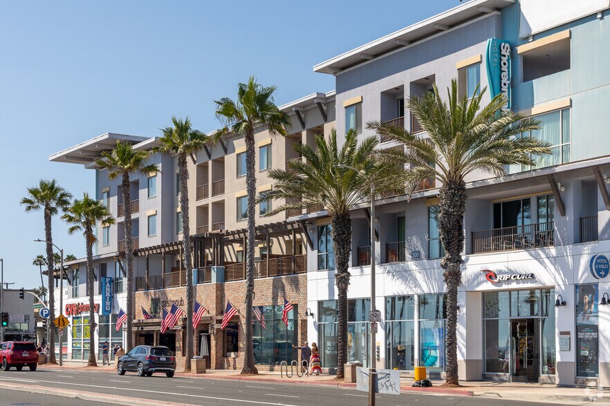 More Photos Of 120 - 180 5th St, Huntington Beach Storefront For Lease