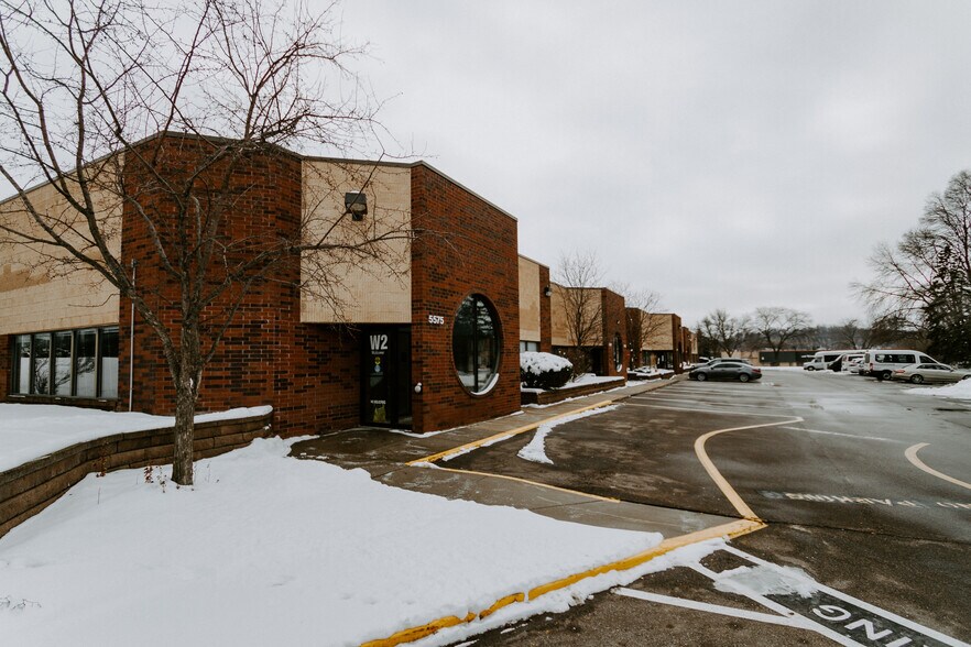 More Photos Of 5575-5599 W 78th St, Edina Research And Development For Lease