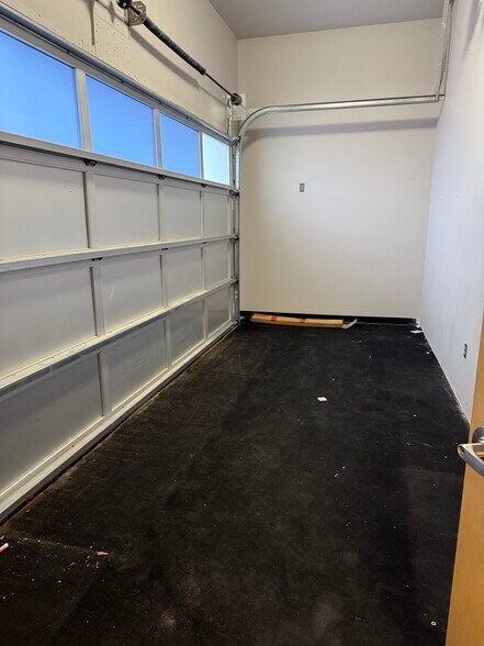 More Photos Of 211 Sioux Point Rd, Dakota Dunes Office For Lease