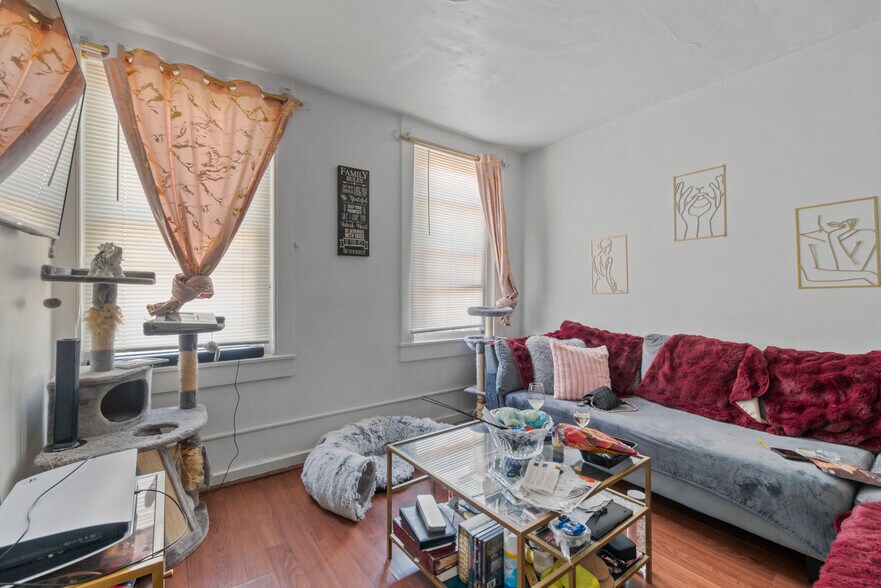 More Photos Of 885 W Lombard St, Baltimore Apartments For Sale