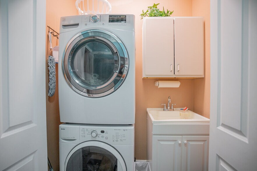 More Photos Of 455 Division St, Fairbanks Specialty For Sale