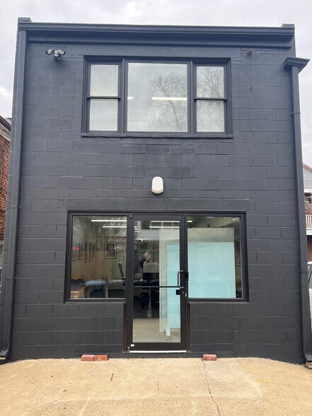 More Photos Of 403 N Henry St, Alexandria Office For Sale