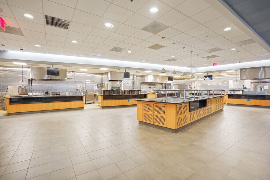 More Photos Of 671 S High St, Columbus Office For Lease