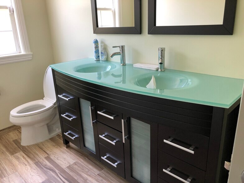 More Photos Of 10404 Foothill Blvd, Lake View Terrace Specialty For Sale