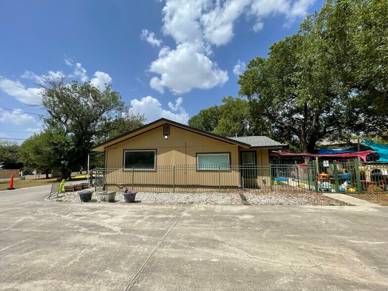 More Photos Of 4168 Stahl Rd, San Antonio General Retail For Sale