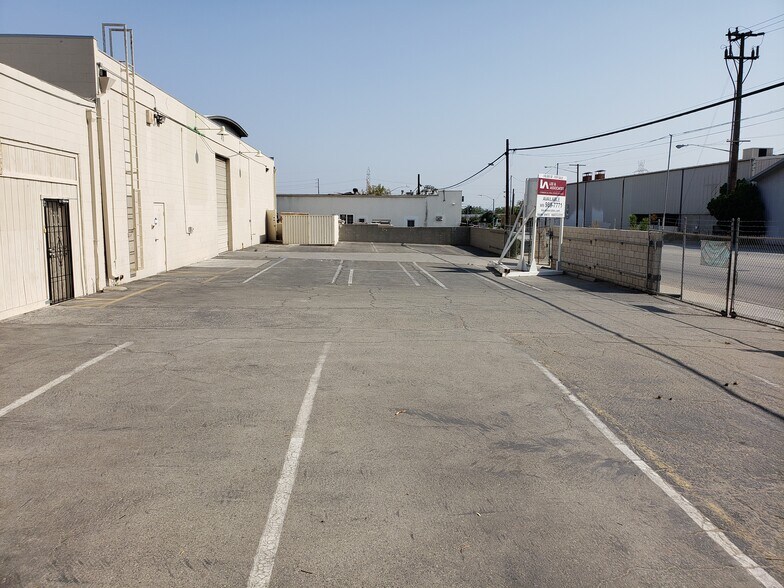 More Photos Of 400-410 S Irwindale Ave, Azusa Warehouse For Lease